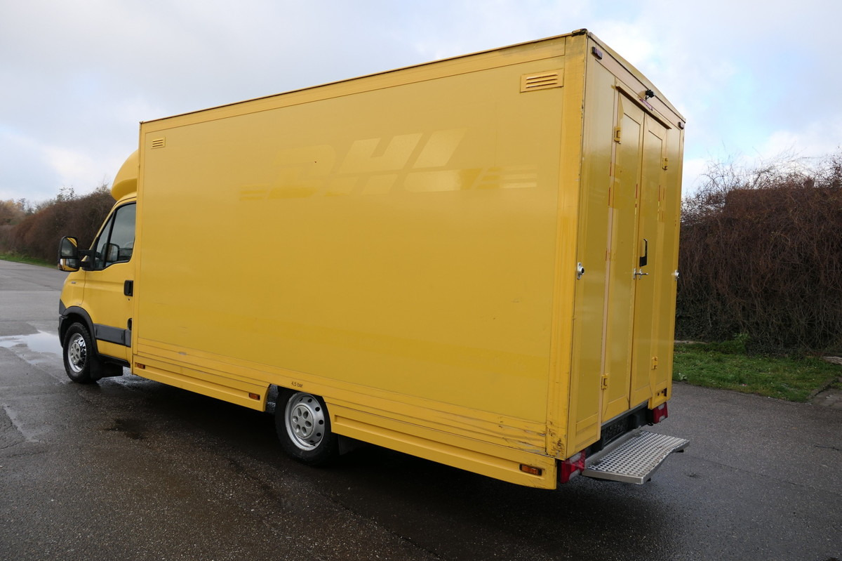 IVECO Daily 35 S11 C30C KURZ AUTOMATIK KAMERA Regale L - 박스 밴 : 사진 4 IVECO Daily 35 S11 C30C KURZ AUTOMATIK KAMERA Regale L - 박스 밴 : 사진 4