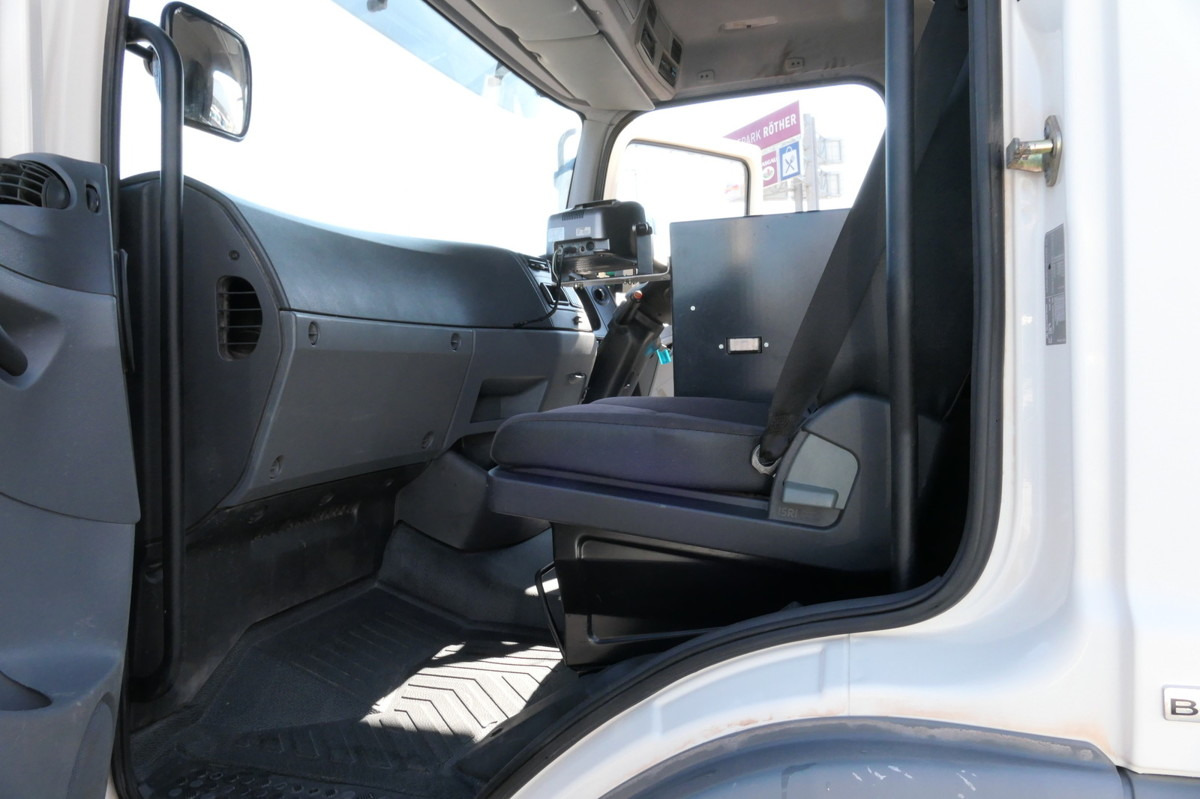 거리 청소 차량 MERCEDES-BENZ Atego 1518 LKO 4x2 : 사진 9