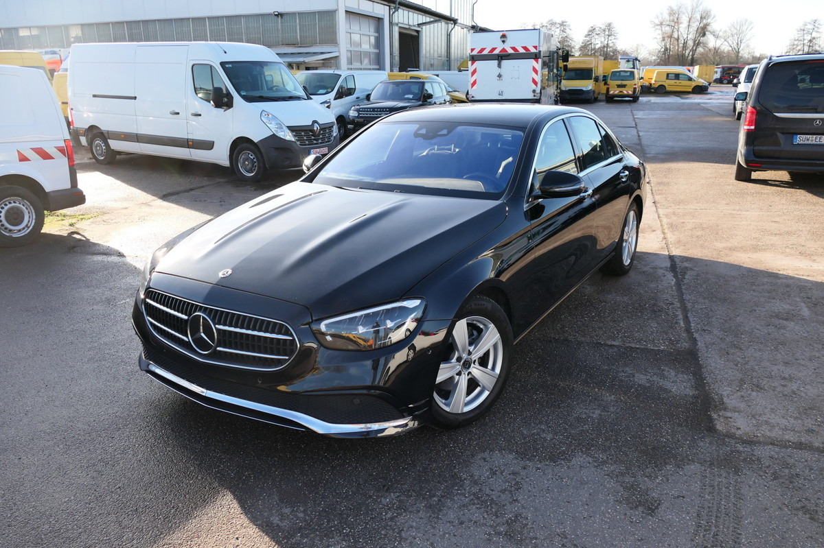 MERCEDES-BENZ E 220 d AVANTGARDE KLIMA - 세단 : 사진 1 MERCEDES-BENZ E 220 d AVANTGARDE KLIMA - 세단 : 사진 1