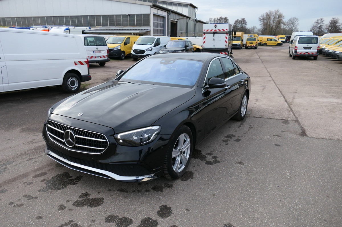 MERCEDES-BENZ E 220 d AVANTGARDE KLIMA - 세단 : 사진 1 MERCEDES-BENZ E 220 d AVANTGARDE KLIMA - 세단 : 사진 1