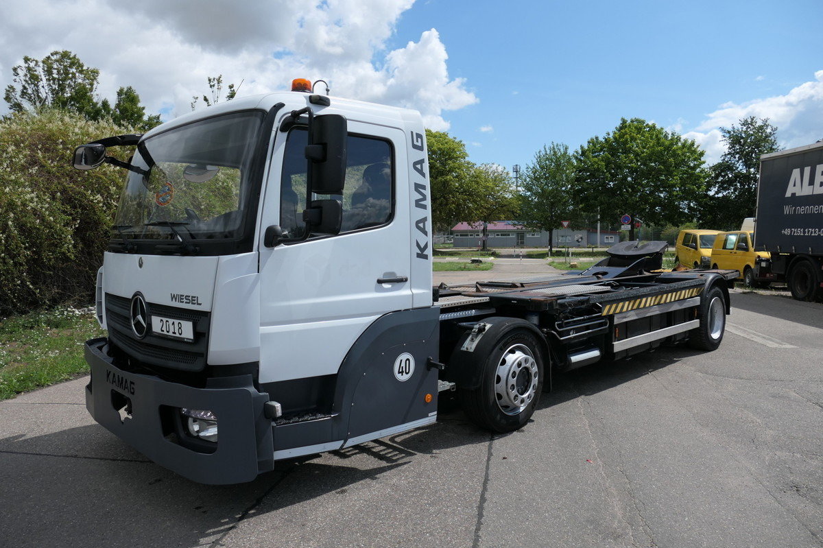 MERCEDES-BENZ Kamag Wiesel WBH 25 Wiesel Umsetzfahrzeug - 컨테이너 운반 장치/ 스와프 보디 트럭 : 사진 1 MERCEDES-BENZ Kamag Wiesel WBH 25 Wiesel Umsetzfahrzeug - 컨테이너 운반 장치/ 스와프 보디 트럭 : 사진 1