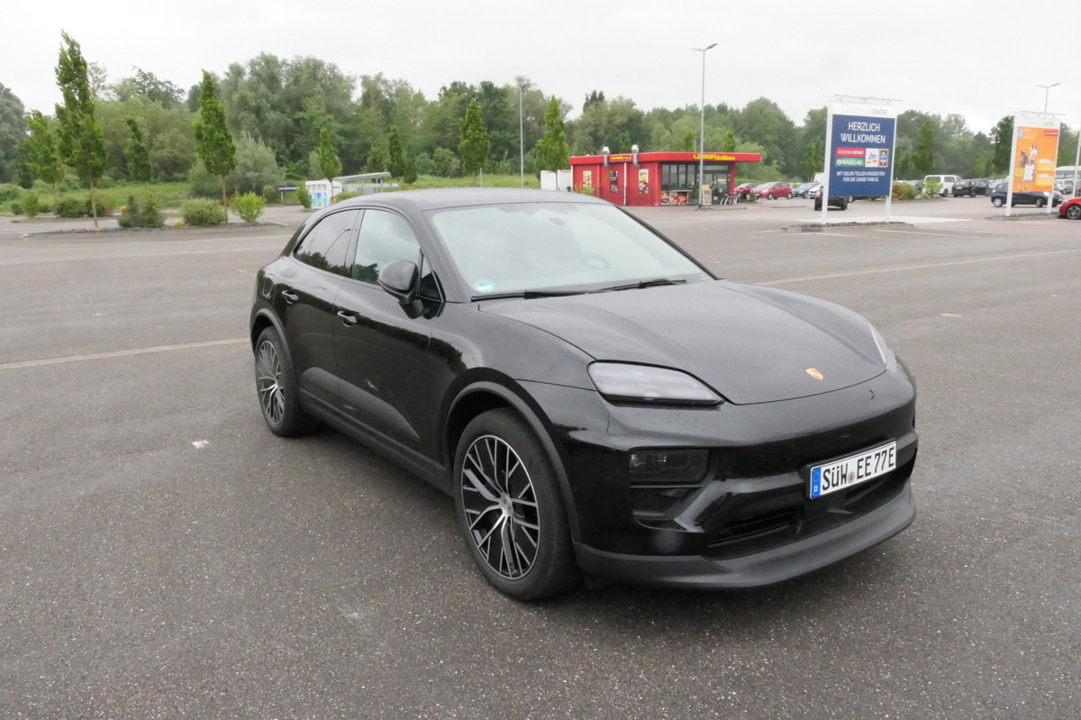 PORSCHE Macan 4 Electric - Bose Soundsystem Kombilimousi - SUV : 사진 2 PORSCHE Macan 4 Electric - Bose Soundsystem Kombilimousi - SUV : 사진 2