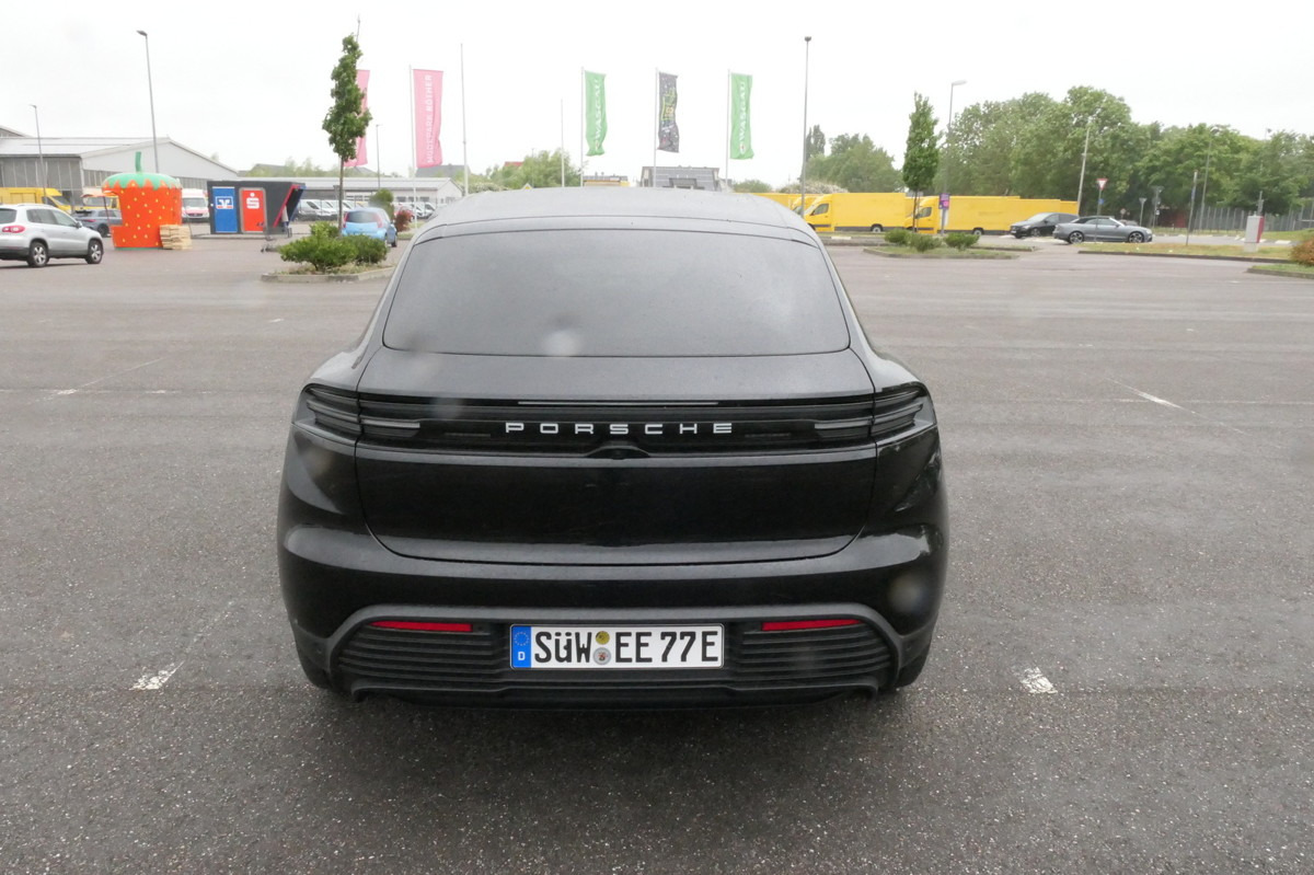 PORSCHE Macan 4 Electric - Bose Soundsystem Kombilimousi - SUV : 사진 4 PORSCHE Macan 4 Electric - Bose Soundsystem Kombilimousi - SUV : 사진 4
