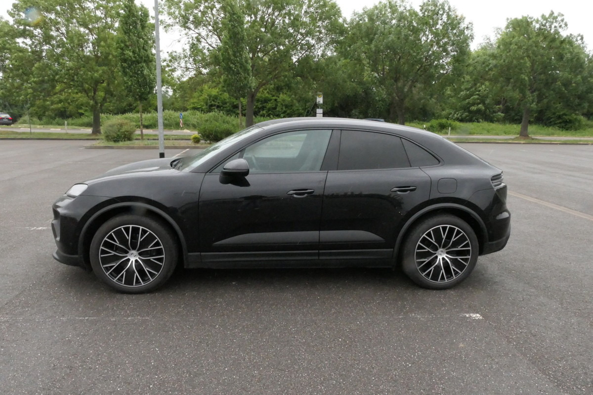 PORSCHE Macan 4 Electric - Bose Soundsystem Kombilimousi - SUV : 사진 5 PORSCHE Macan 4 Electric - Bose Soundsystem Kombilimousi - SUV : 사진 5