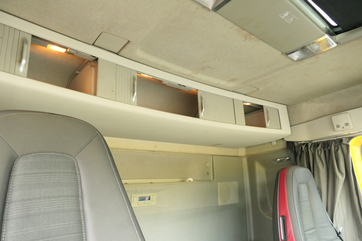 컨테이너 운반 장치/ 스와프 보디 트럭 VOLVO FH 26.420 6x2 BDF : 사진 8