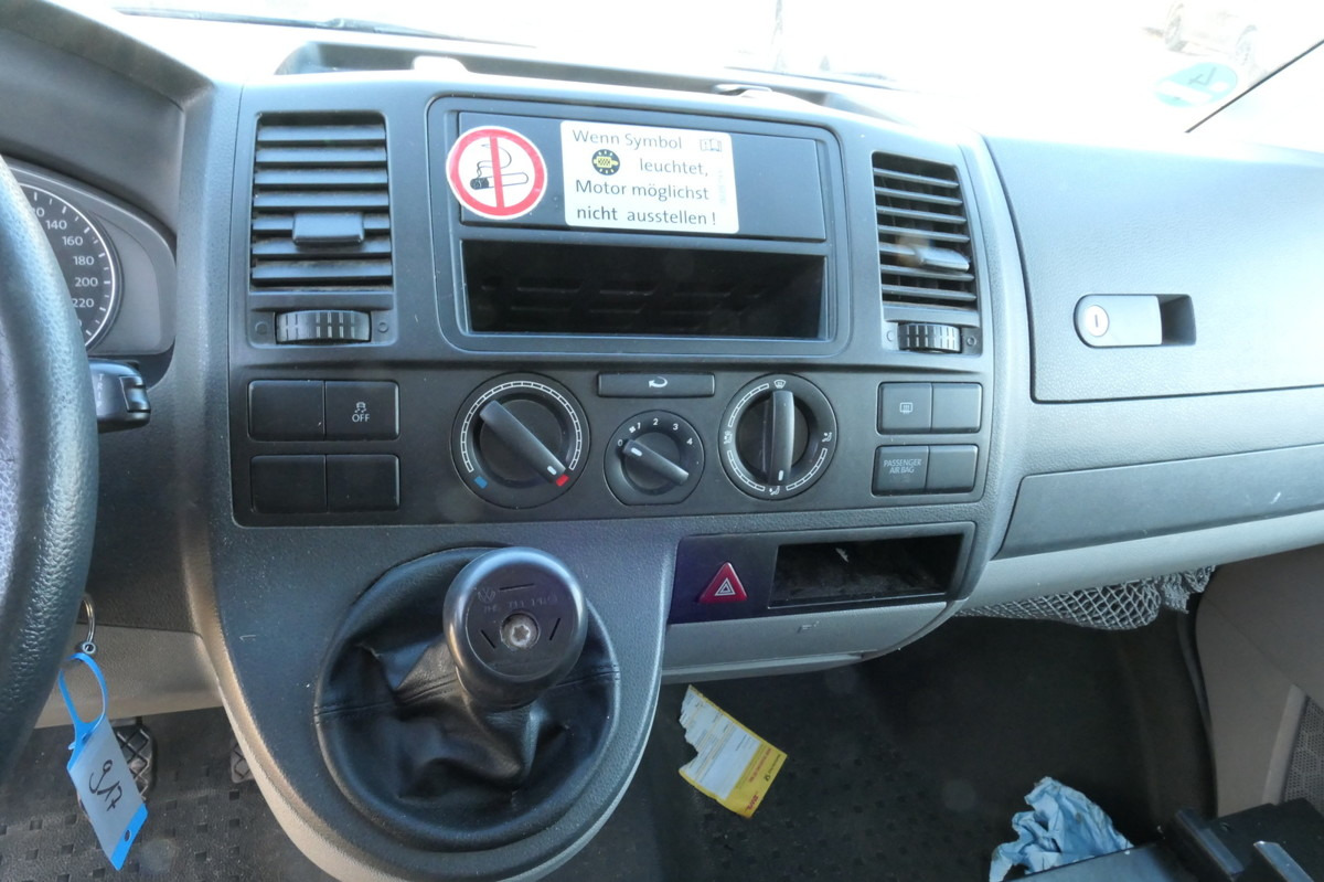 소형 밴 VW T5 Transporter 2.0 TDI 2xSCHIEBETÜR PARKTRONIK E : 사진 10 소형 밴 VW T5 Transporter 2.0 TDI 2xSCHIEBETÜR PARKTRONIK E : 사진 10