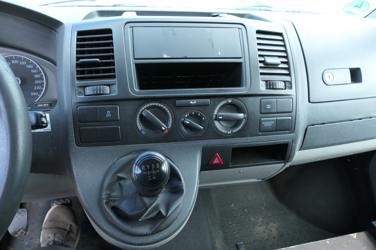 소형 밴 VW T5 Transporter 2.0 TDI EURO-5 2xSCHIEBETÜR PARKT : 사진 9 소형 밴 VW T5 Transporter 2.0 TDI EURO-5 2xSCHIEBETÜR PARKT : 사진 9