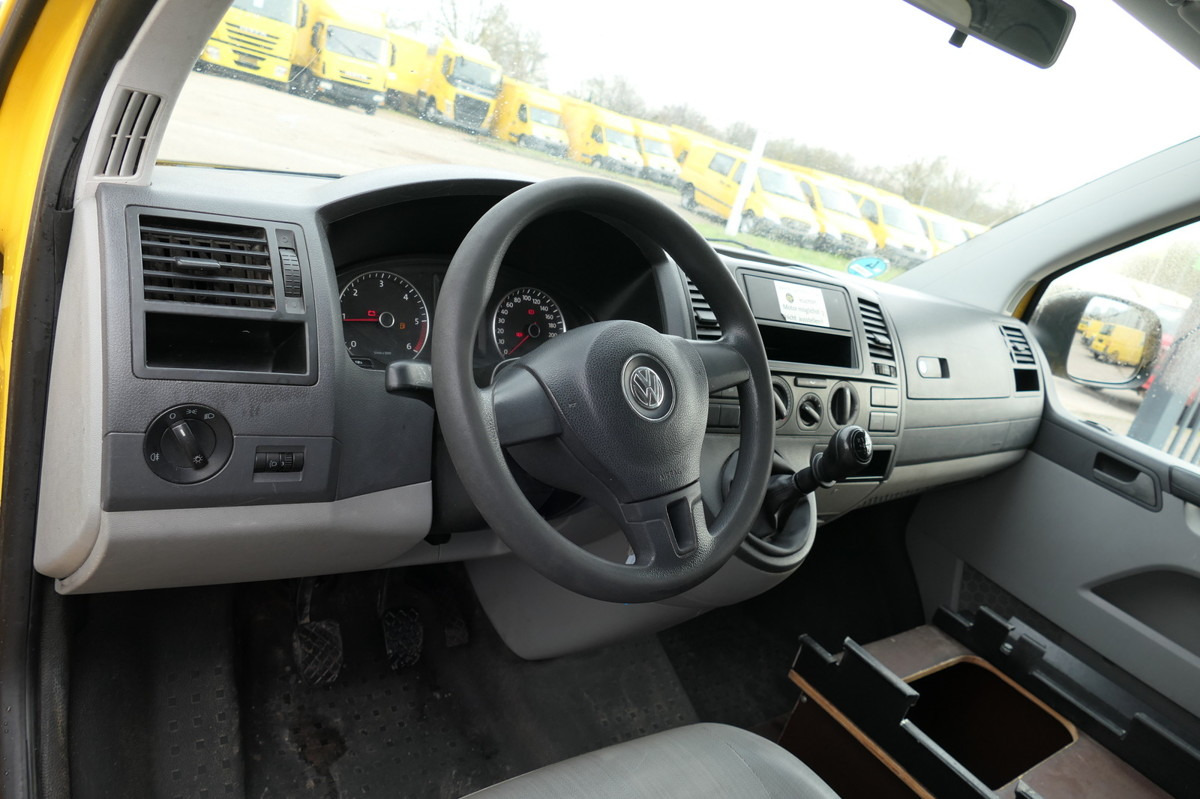 Interior photo 1: 소형 밴 VW T5 Transporter 2.0 TDI EURO-5 2xSCHIEBETÜR PARKT