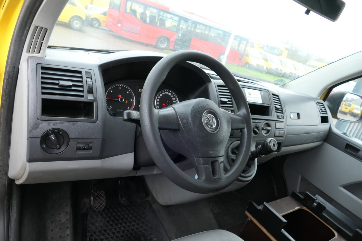 Interior photo 1: 소형 밴 VW T5 Transporter 2.0 TDI PARKTRONIK EURO-5 2xSCHIE
