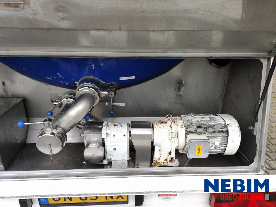 Feldbinder TSA 33.3-3 Unibloc pump electr - 3 comp. 8.000 / 2 2.500 / 3.000 Ltr. - 유조 세미 트레일러 : 사진 3 Feldbinder TSA 33.3-3 Unibloc pump electr - 3 comp. 8.000 / 2 2.500 / 3.000 Ltr. - 유조 세미 트레일러 : 사진 3