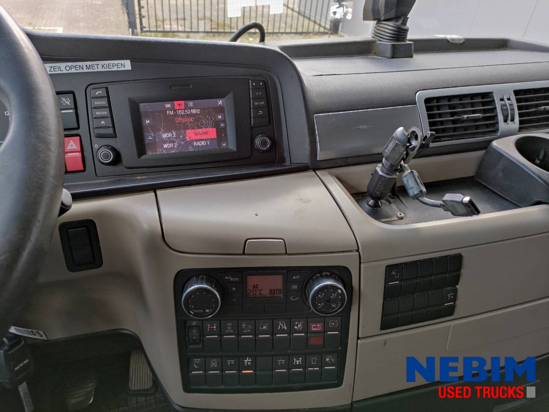MAN TGX 26.420 6x2 - 트랙터 유닛 : 사진 4 MAN TGX 26.420 6x2 - 트랙터 유닛 : 사진 4