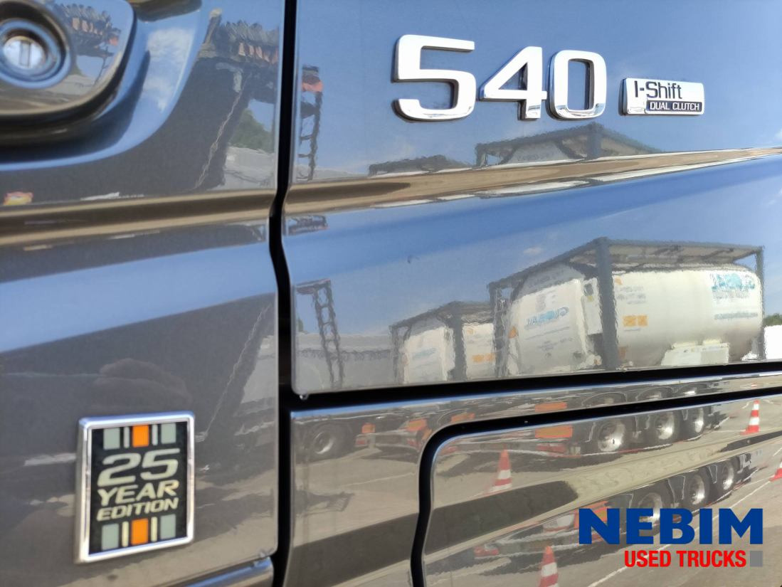 Volvo FH 540 25th Anniversary ED - Dual Clutch / Dynamic Steering / I-park Cool - 트랙터 유닛 : 사진 5 Volvo FH 540 25th Anniversary ED - Dual Clutch / Dynamic Steering / I-park Cool - 트랙터 유닛 : 사진 5