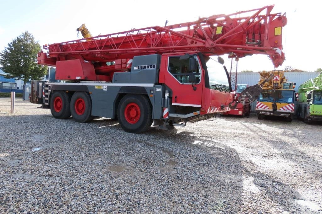 Liebherr LTM 1055-3.2 - 전천후 지형 크레인 : 사진 2 Liebherr LTM 1055-3.2 - 전천후 지형 크레인 : 사진 2