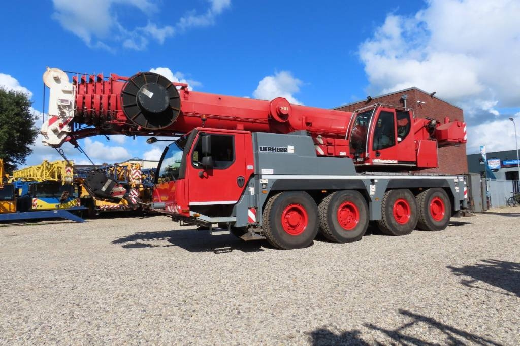 Liebherr LTM 1070-4.2 - 전천후 지형 크레인 : 사진 1 Liebherr LTM 1070-4.2 - 전천후 지형 크레인 : 사진 1