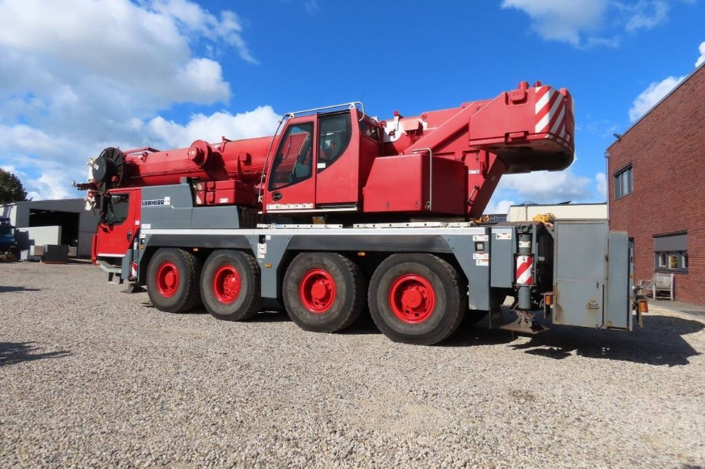 Liebherr LTM 1070-4.2 - 전천후 지형 크레인 : 사진 4 Liebherr LTM 1070-4.2 - 전천후 지형 크레인 : 사진 4