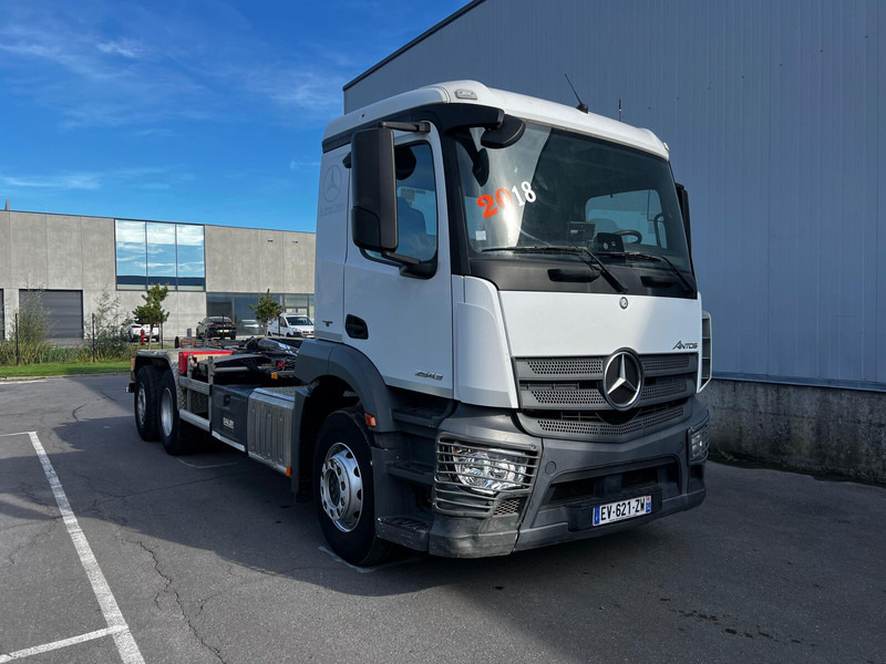 Mercedes-Benz Actros 2543 - 후크 리프트 트럭 : 사진 5 Mercedes-Benz Actros 2543 - 후크 리프트 트럭 : 사진 5