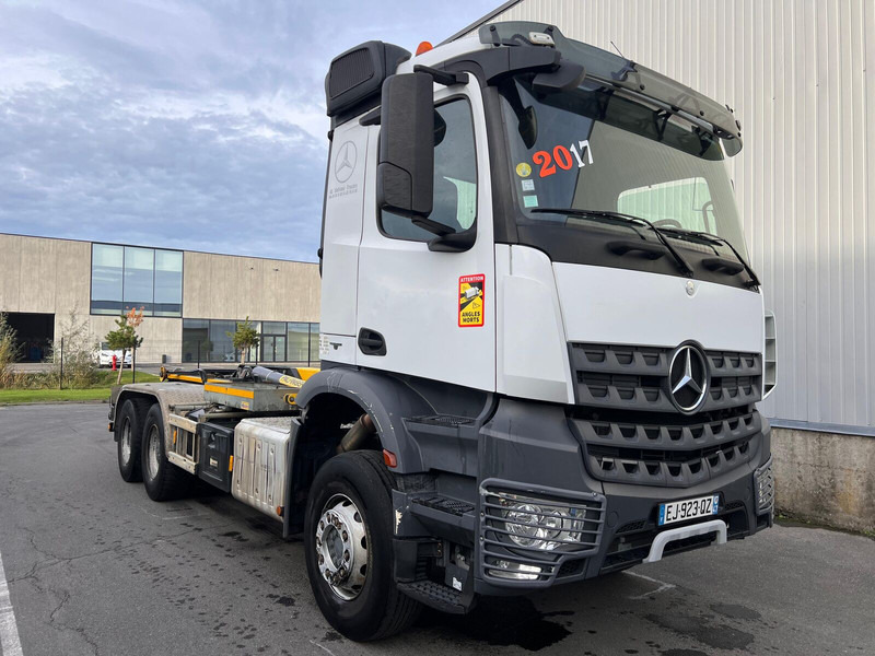 Mercedes-Benz Arocs 2645 - 후크 리프트 트럭 : 사진 3 Mercedes-Benz Arocs 2645 - 후크 리프트 트럭 : 사진 3