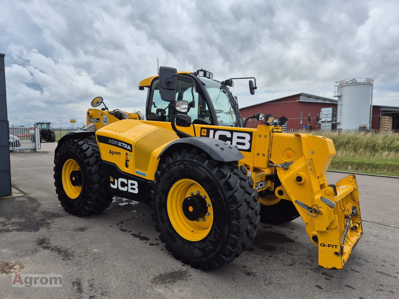 JCB 560-80 AgriXtra - 텔레스코픽 핸들러 : 사진 1 JCB 560-80 AgriXtra - 텔레스코픽 핸들러 : 사진 1