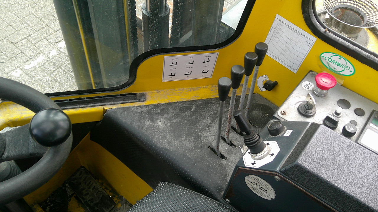 COMBILIFT C3000 CABIN - 사이드 로더 : 사진 4 COMBILIFT C3000 CABIN - 사이드 로더 : 사진 4