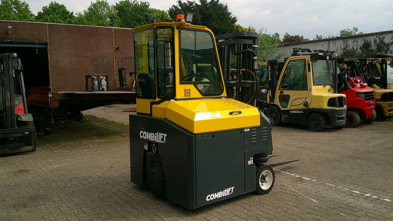 COMBILIFT CBE2500 CABIN - 사이드 로더 : 사진 1 COMBILIFT CBE2500 CABIN - 사이드 로더 : 사진 1
