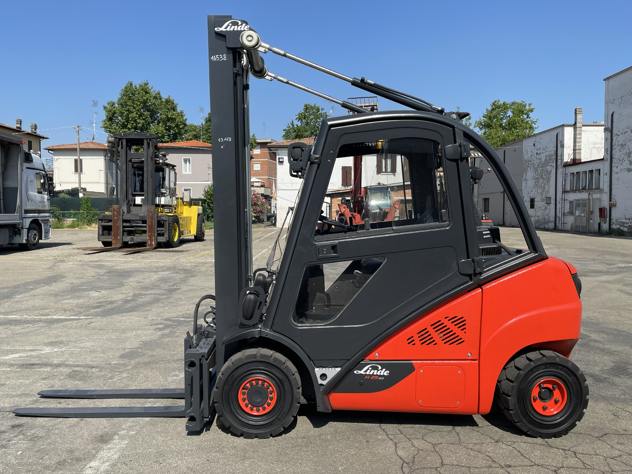 LINDE H 25 D - 디젤 지게차 : 사진 2 LINDE H 25 D - 디젤 지게차 : 사진 2
