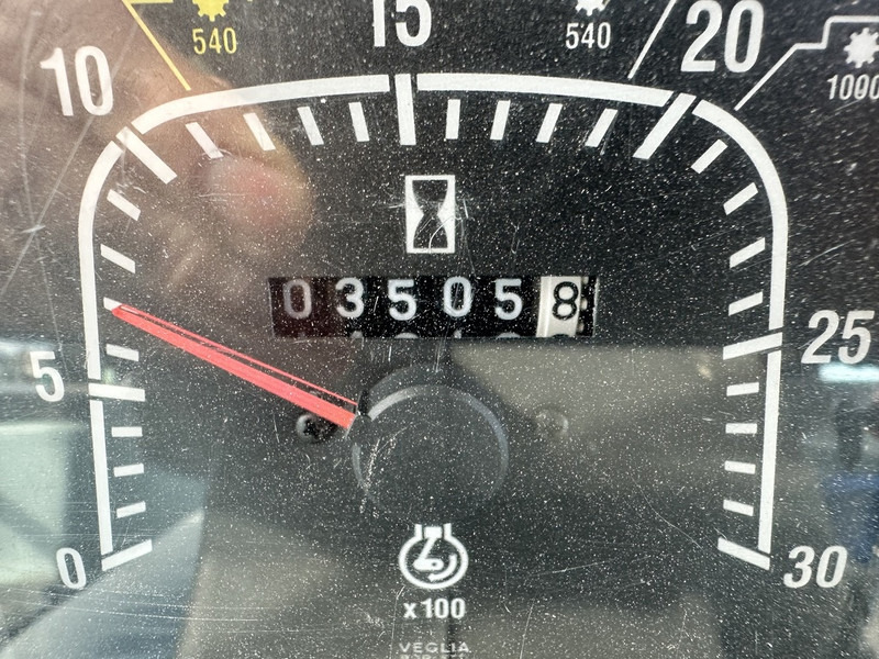 Ford 6640 SL - 장궤형 트랙터 : 사진 5 Ford 6640 SL - 장궤형 트랙터 : 사진 5