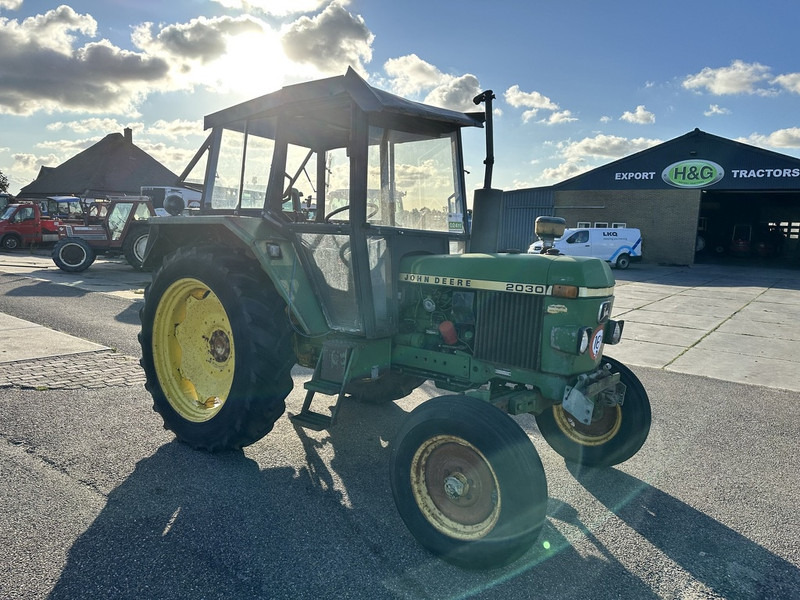 John Deere 2030 - 장궤형 트랙터 : 사진 3 John Deere 2030 - 장궤형 트랙터 : 사진 3