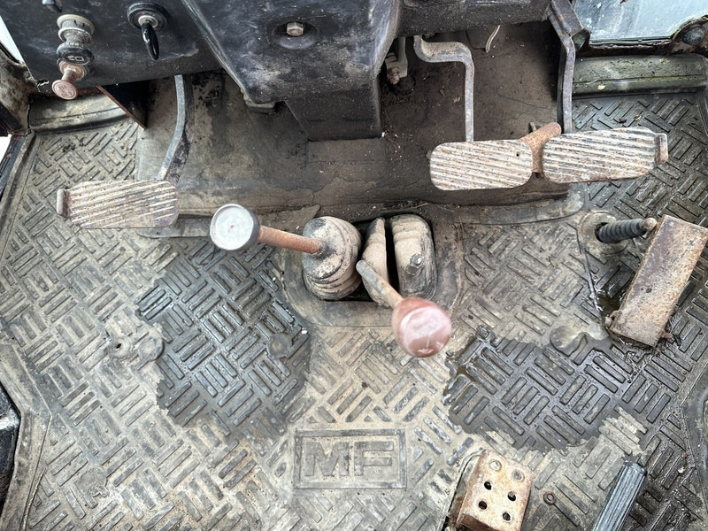 Massey Ferguson 690 - 장궤형 트랙터 : 사진 5 Massey Ferguson 690 - 장궤형 트랙터 : 사진 5