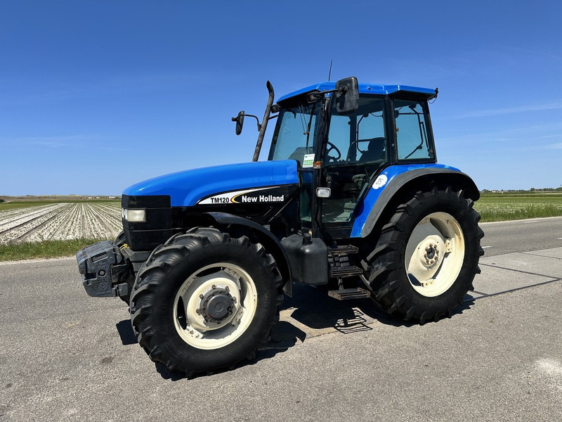 New Holland 8260 - 장궤형 트랙터 : 사진 1 New Holland 8260 - 장궤형 트랙터 : 사진 1
