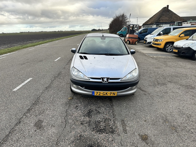 Peugeot 206 - 차량 : 사진 2 Peugeot 206 - 차량 : 사진 2