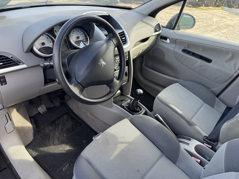 Peugeot 207 - 차량 : 사진 3 Peugeot 207 - 차량 : 사진 3