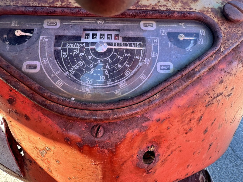 Zetor 4511 - 장궤형 트랙터 : 사진 5 Zetor 4511 - 장궤형 트랙터 : 사진 5