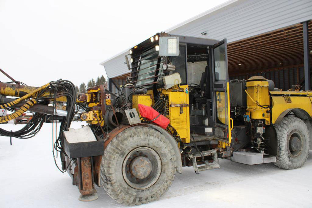 Atlas Copco Boltec LC - 광산 기계 : 사진 3 Atlas Copco Boltec LC - 광산 기계 : 사진 3