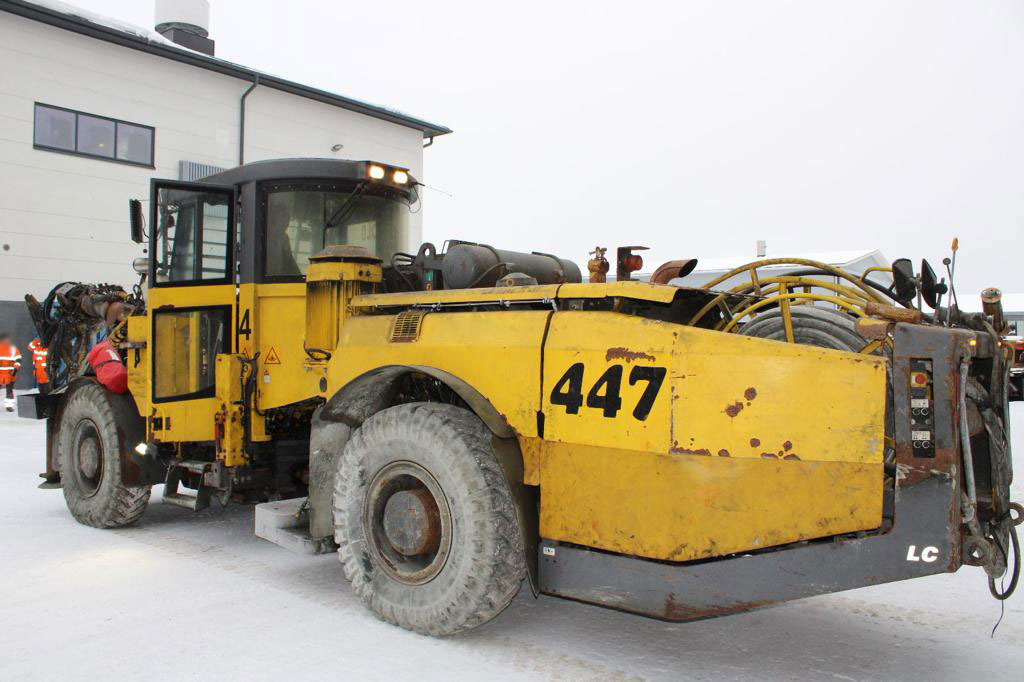 Atlas Copco Boltec LC - 광산 기계 : 사진 2 Atlas Copco Boltec LC - 광산 기계 : 사진 2