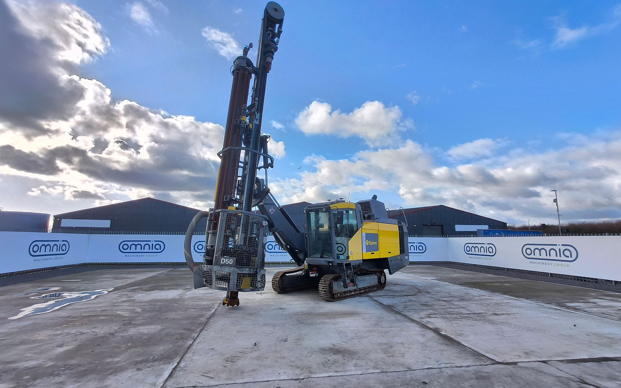 Atlas Copco (Epiroc) FlexiROC D50-10SF - 드릴링 리그 : 사진 1 Atlas Copco (Epiroc) FlexiROC D50-10SF - 드릴링 리그 : 사진 1