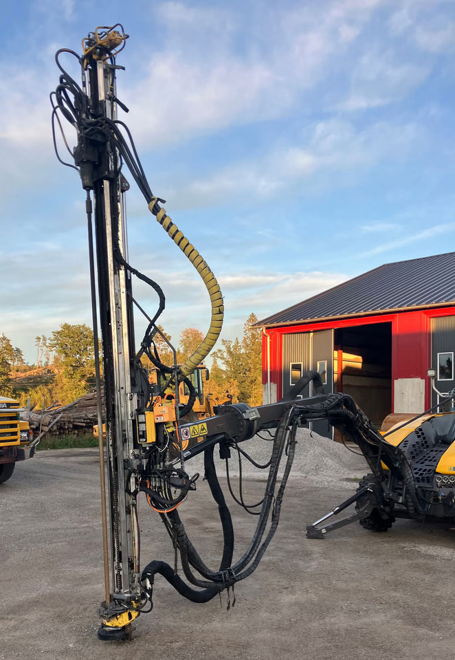 Atlas Copco FlexiROC T15R-01 - 드릴링 리그 : 사진 5 Atlas Copco FlexiROC T15R-01 - 드릴링 리그 : 사진 5