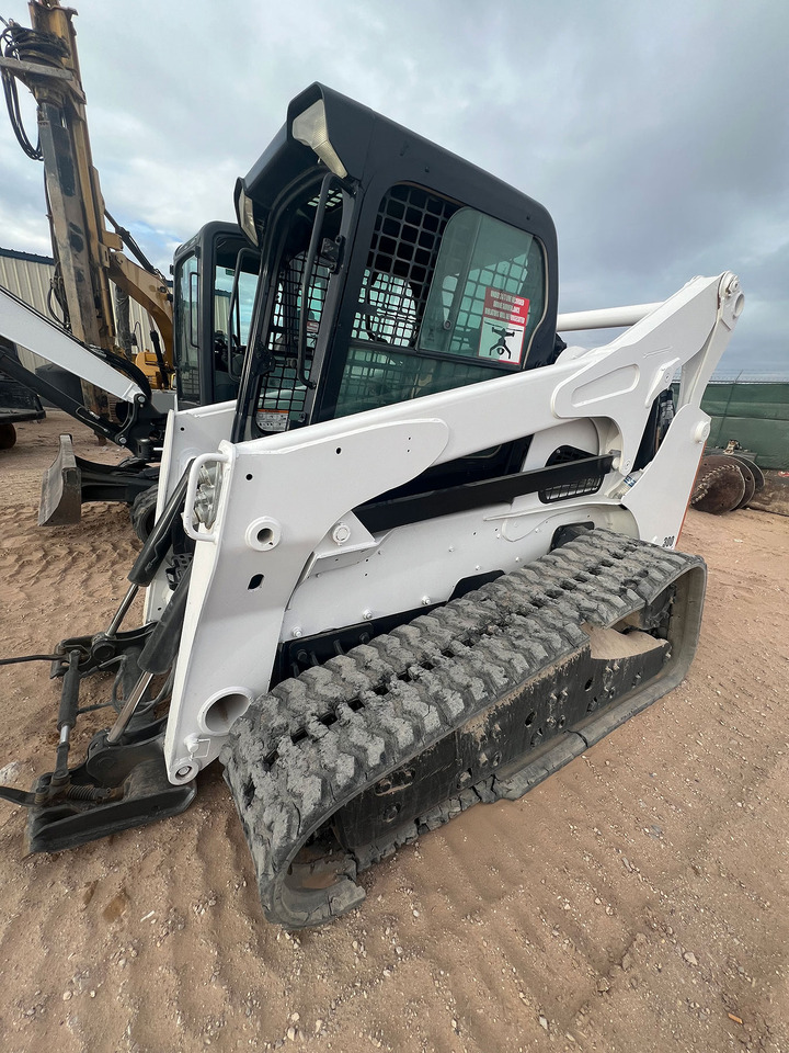Bobcat T870 - 스키드 스티어 로더 : 사진 3 Bobcat T870 - 스키드 스티어 로더 : 사진 3