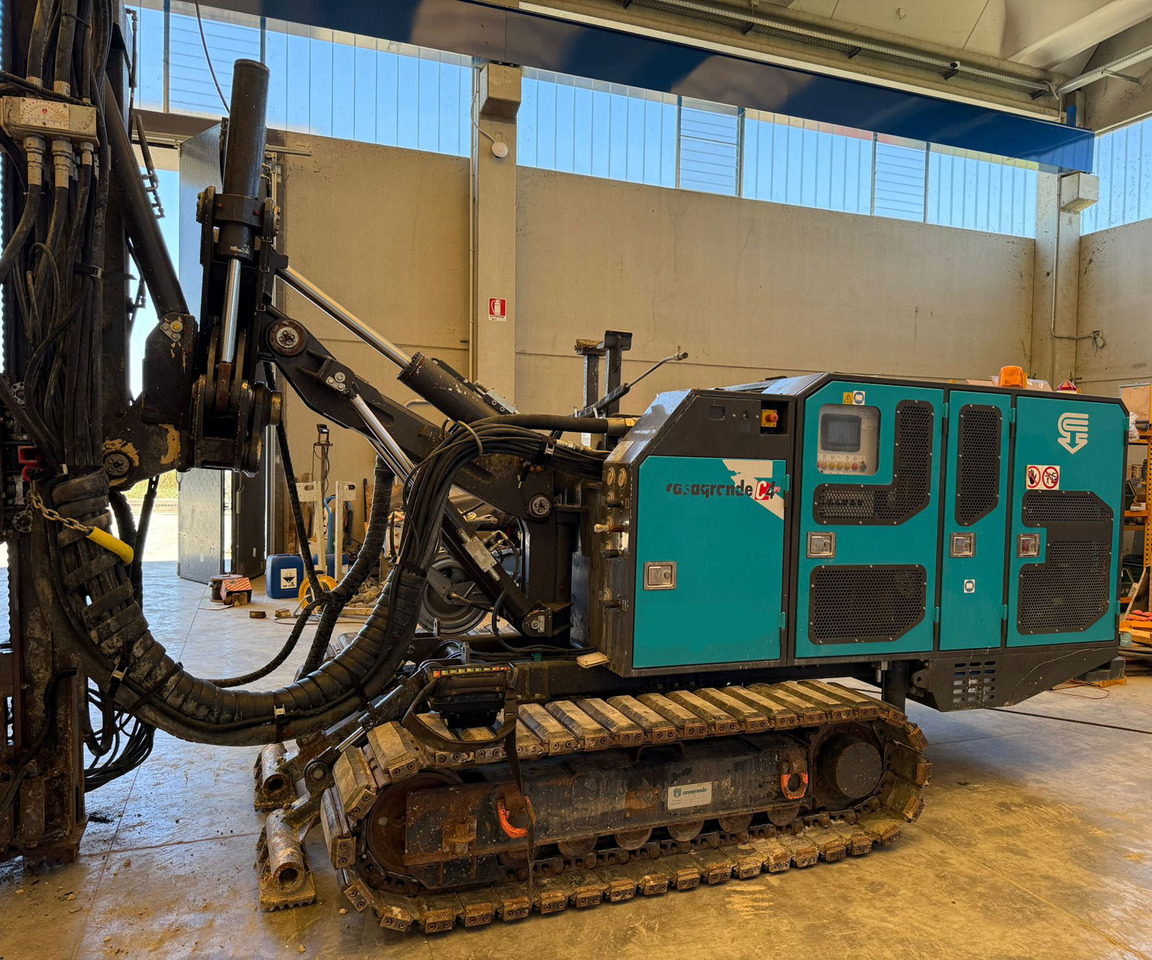 Casagrande C4 XP-2 - 파일 드라이버 : 사진 2 Casagrande C4 XP-2 - 파일 드라이버 : 사진 2