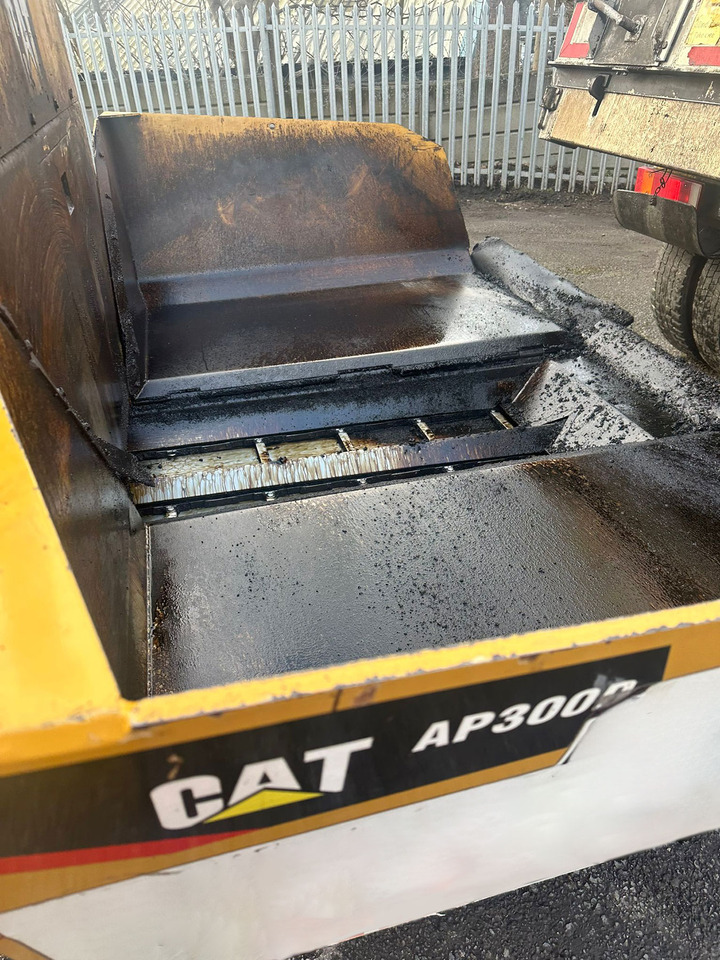 Caterpillar AP300D - 아스팔트 포장기 : 사진 5 Caterpillar AP300D - 아스팔트 포장기 : 사진 5