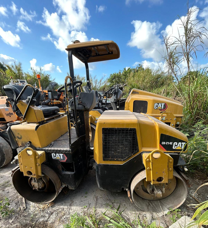 Caterpillar CB-214E - 롤러 : 사진 2 Caterpillar CB-214E - 롤러 : 사진 2