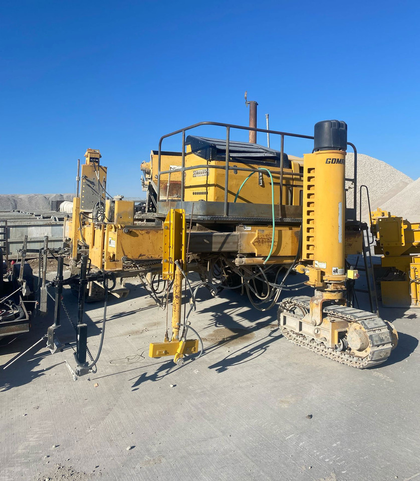 Gomaco Commander III - 방호벽 설치장비 : 사진 1 Gomaco Commander III - 방호벽 설치장비 : 사진 1