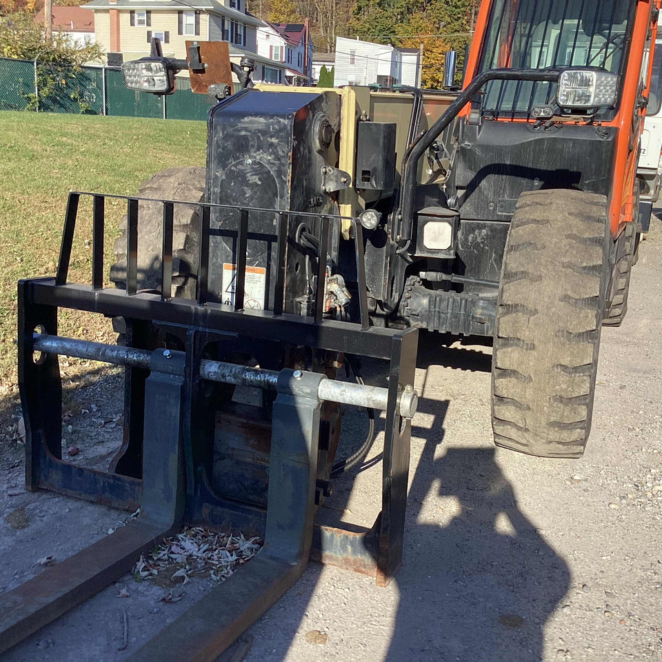 JLG 1732 - 망원형 휠 로더 : 사진 4 JLG 1732 - 망원형 휠 로더 : 사진 4