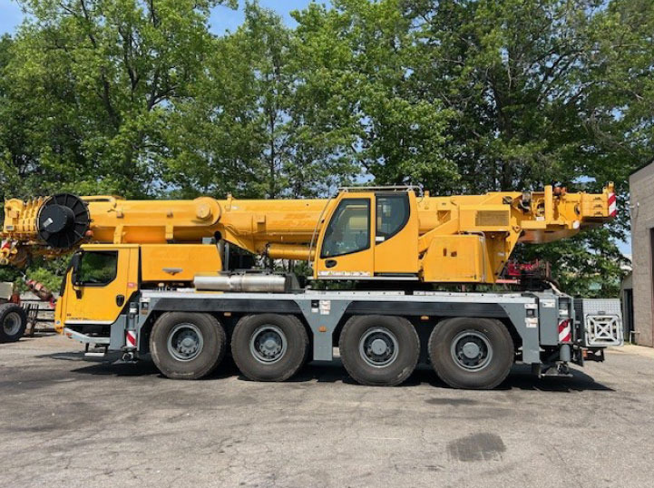Liebherr LTM 1070-4.2 - 모바일 크레인 : 사진 1 Liebherr LTM 1070-4.2 - 모바일 크레인 : 사진 1