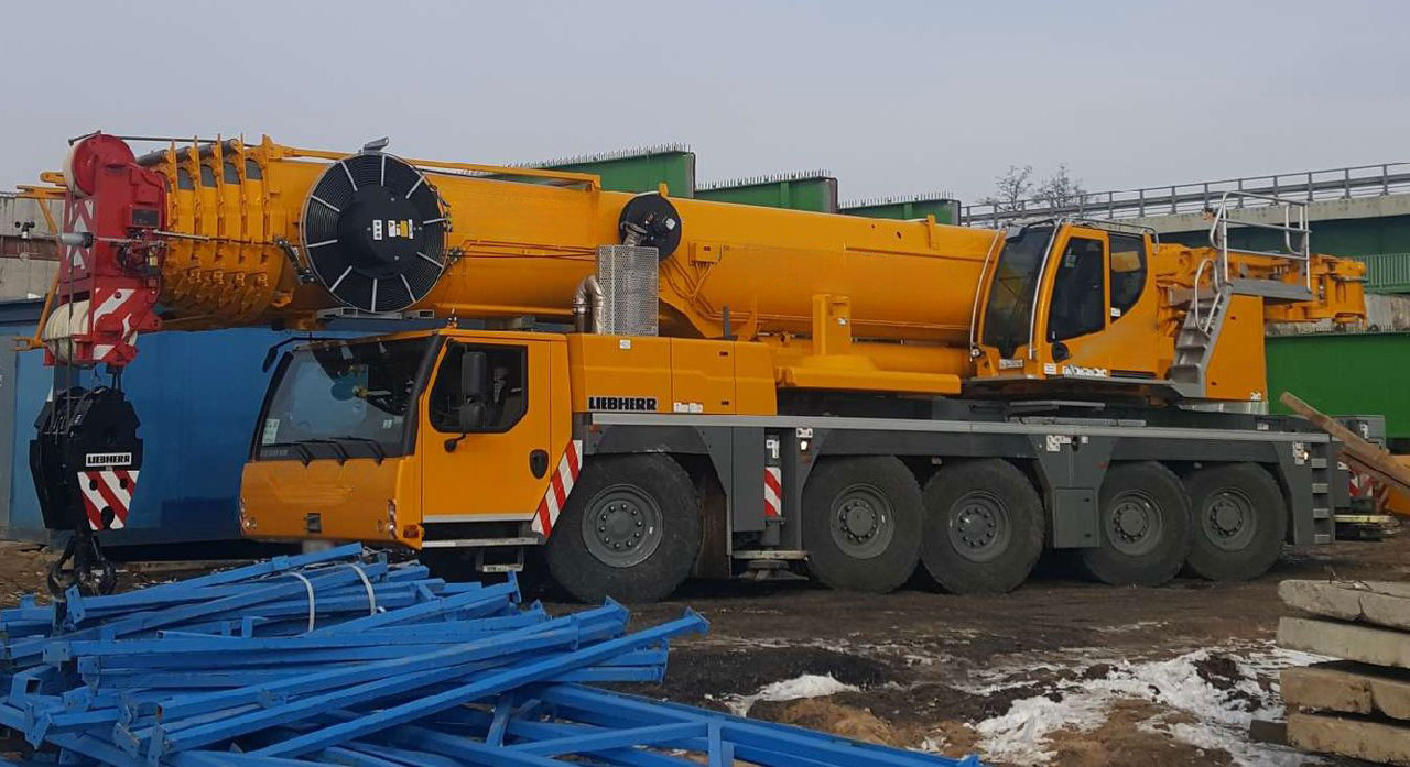 Liebherr LTM 1250-5.1 - 모바일 크레인 : 사진 1 Liebherr LTM 1250-5.1 - 모바일 크레인 : 사진 1