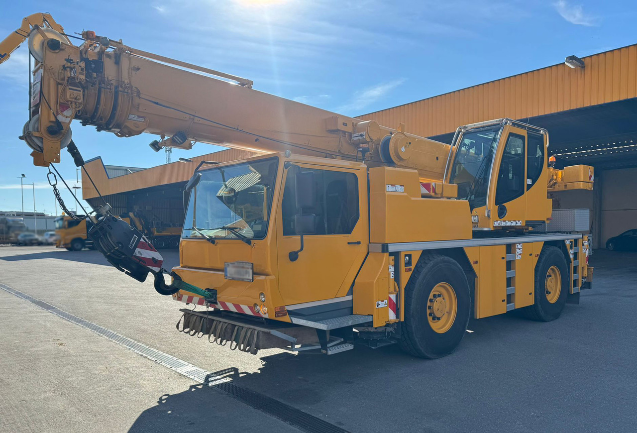 Liebherr LTM1030-2.1 - 모바일 크레인 : 사진 5 Liebherr LTM1030-2.1 - 모바일 크레인 : 사진 5