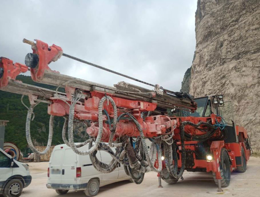 Sandvik DT820-SC - 방향성 보링 머신 : 사진 2 Sandvik DT820-SC - 방향성 보링 머신 : 사진 2