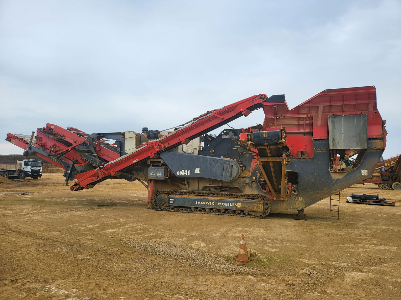 Sandvik QI441 HSSD - 임팩트 크러셔 : 사진 2 Sandvik QI441 HSSD - 임팩트 크러셔 : 사진 2