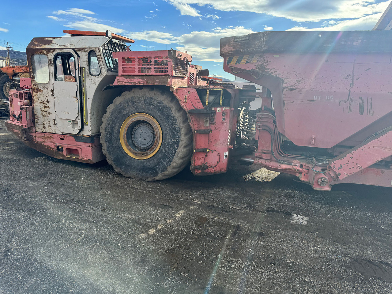 Sandvik TH430 - 광산 기계 : 사진 1 Sandvik TH430 - 광산 기계 : 사진 1