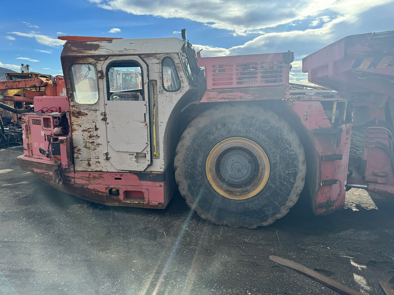 Sandvik TH430 - 광산 기계 : 사진 3 Sandvik TH430 - 광산 기계 : 사진 3