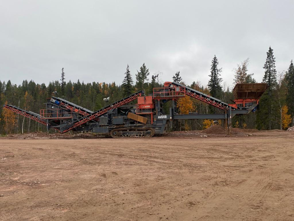 Sandvik UH640 - 모바일 크러셔 : 사진 1 Sandvik UH640 - 모바일 크러셔 : 사진 1